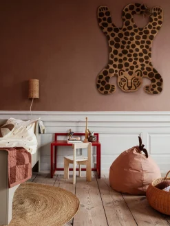 Mesas Y Sillas Infantiles|Decoración Infantil></noscript>Ferm Living Kids Escritorio infantil de madera Little Architect Rojo