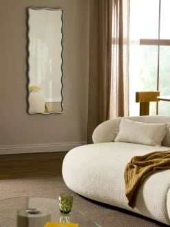 Sale Espejo de cuerpo entero de metal ondulado Reggie Jarrones|Decoración