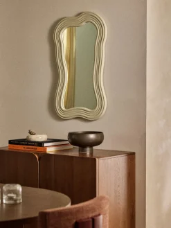 Jarrones|Espejos De Pared>Westwing Collection Espejo de pared con marco ondulado Cosimo Beige claro