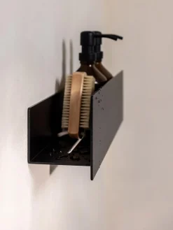 Accesorios De Baño|Jarrones></noscript>Metallbude Estante de ducha de metal artesanal Shea, 30 cm