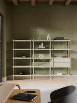 Estantería alta con marco inclinado Rio Librerías|Estanterías