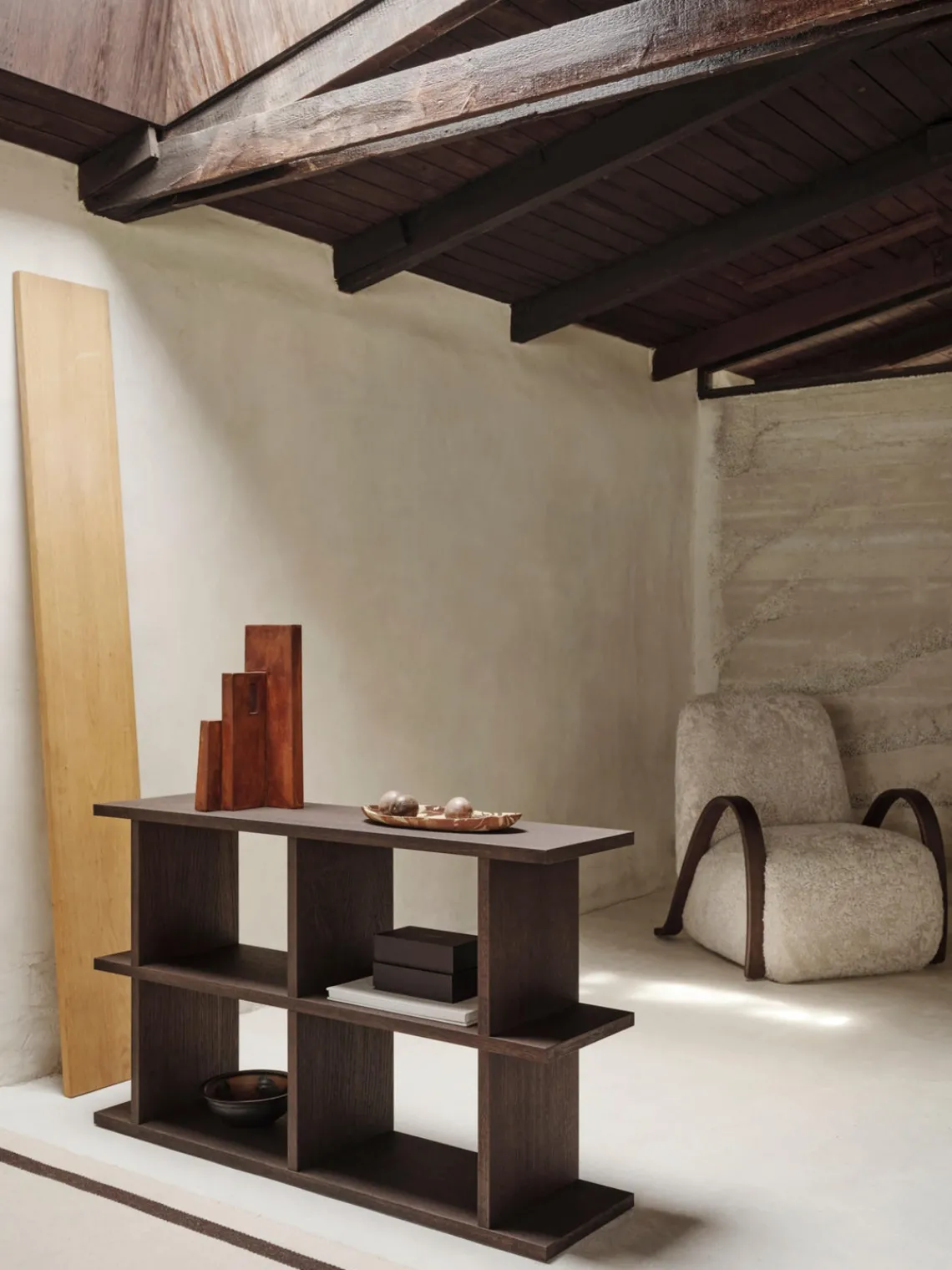 Librerías|Estanterías>Ferm Living Estantería de madera Kona Madera de roble lacada en oscuro