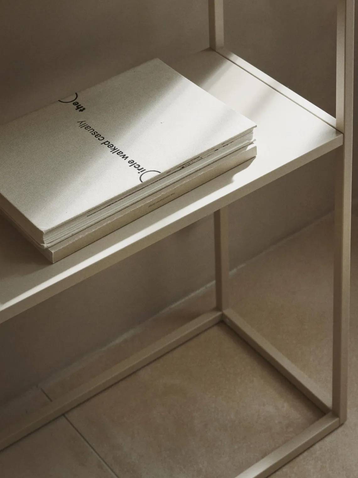 Librerías|Estanterías>Westwing Collection Estantería de metal Neptun Beige claro