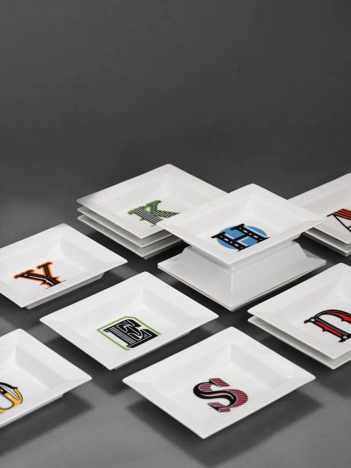 Bandejas Decorativas|Jarrones>Westwing Collection Fuente decoratia artesanal | MEISSEN Initials V