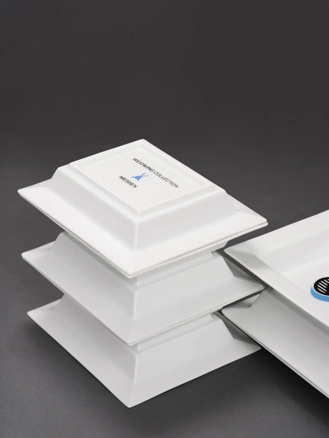 Discount Fuente decorativa artesanal | MEISSEN Initials Bandejas Decorativas|Jarrones