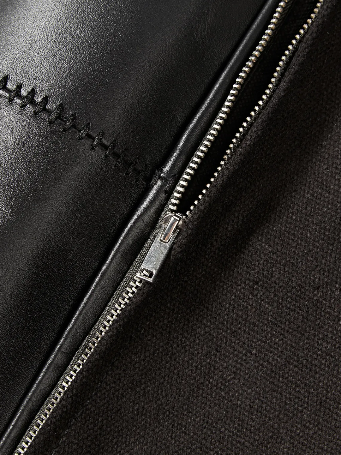 Cojines Decorativos|Cojines Decorativos>Westwing Collection Funda de almohada artesanal de cuero Raven Cuero negro