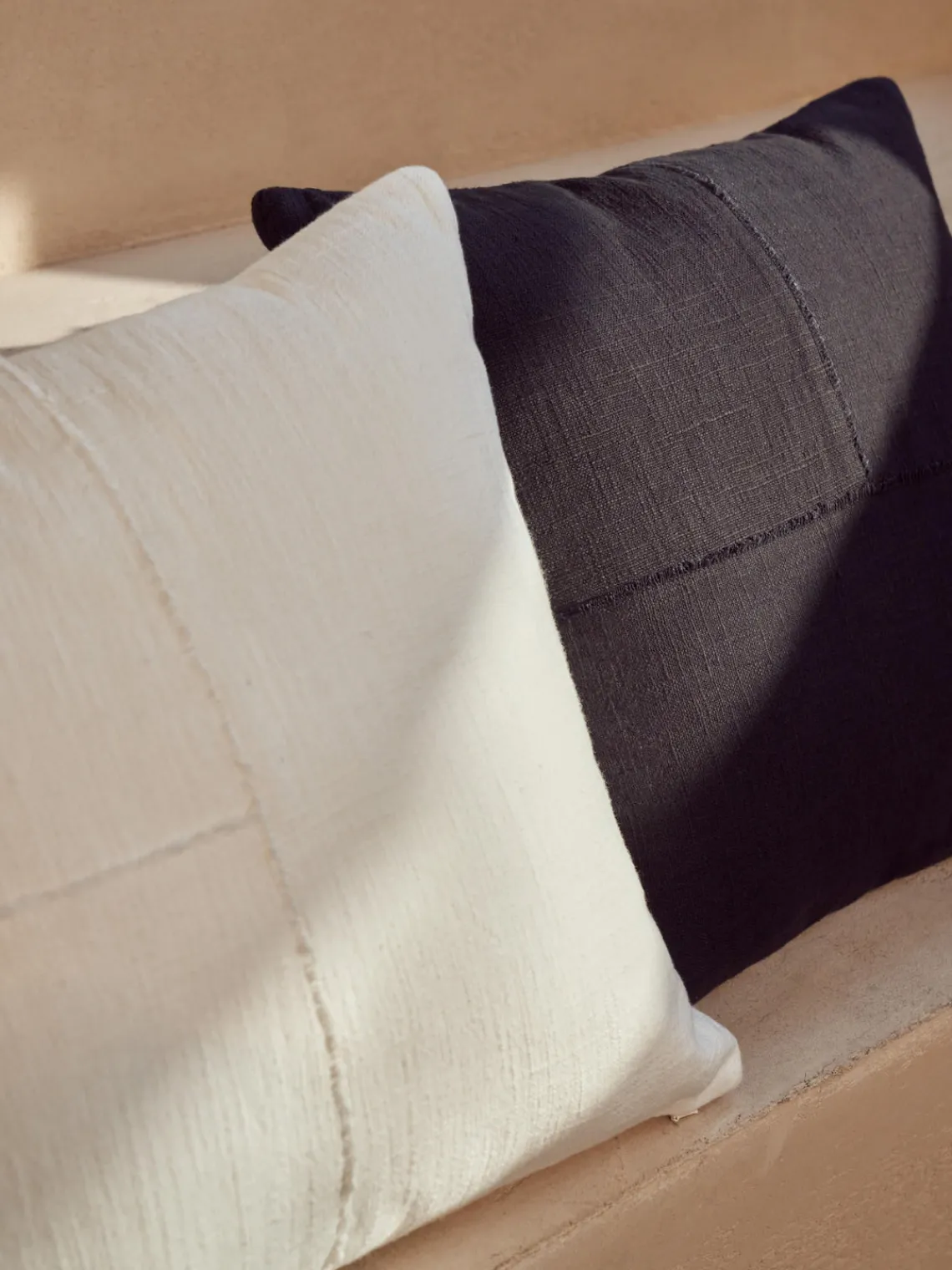 Cojines Decorativos|Mantas>Westwing Collection Funda de cojín artesanal con costura decorativa Terre Blanco