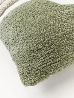 Funda de cojín artesanal con relieves Coraline Mantas|Cojines Decorativos