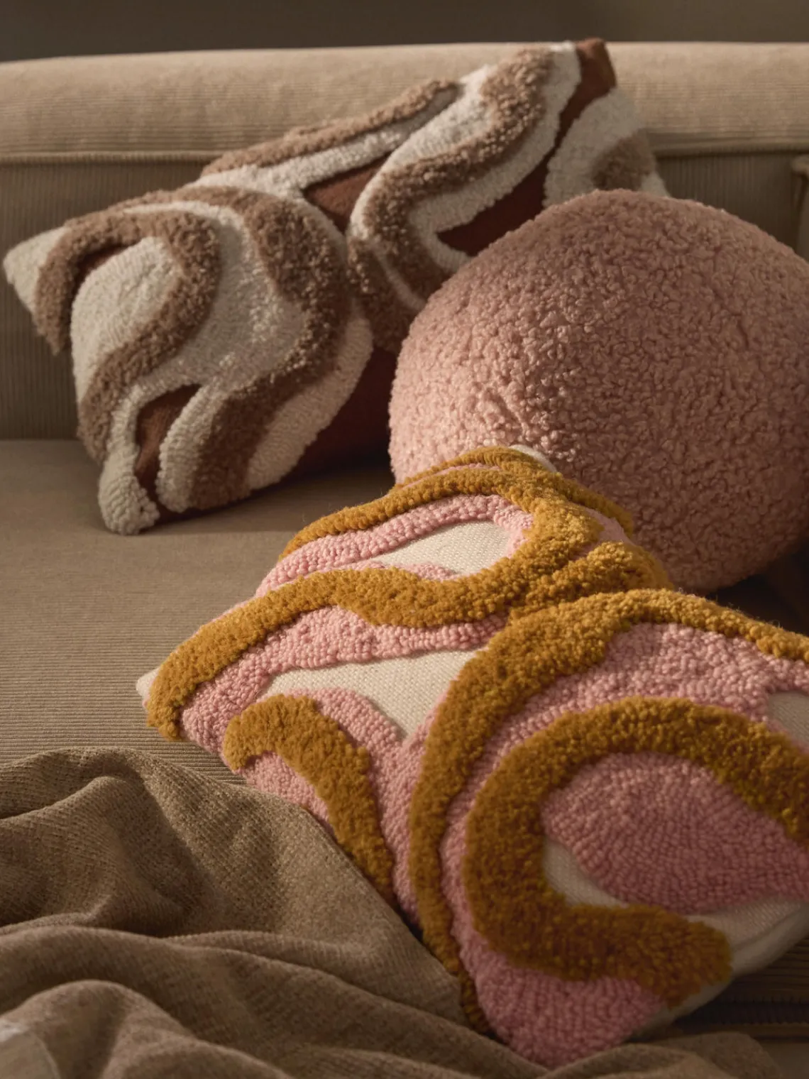 Mantas|Cojines Decorativos>Westwing Collection Funda de cojín artesanal con tejido capitoné Jiri Blanco Off White, marrón