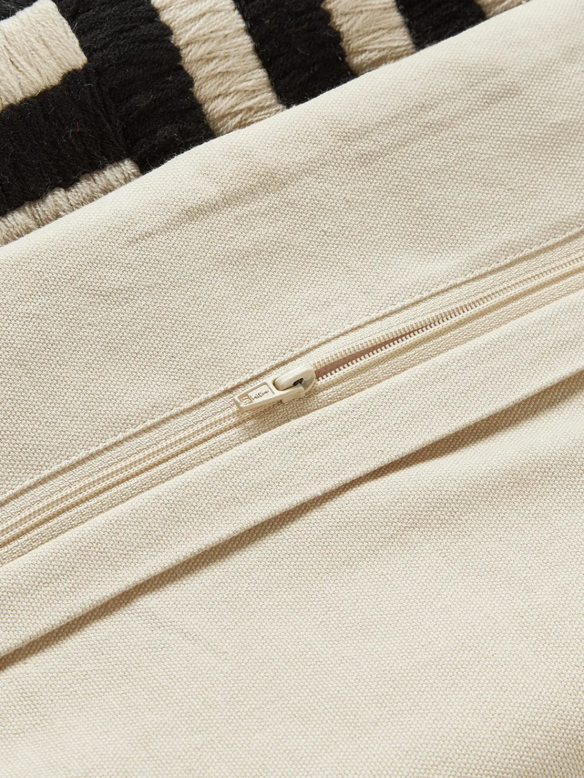 Mantas|Cojines Decorativos>Westwing Collection Funda de cojín artesanal con rayas bordadas Henry Negro, Off White