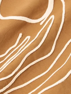 Cojines Decorativos|Mantas></noscript>Ferm Living Funda de cojín artesanal de algodón ecológico Jot Marrón, blanco