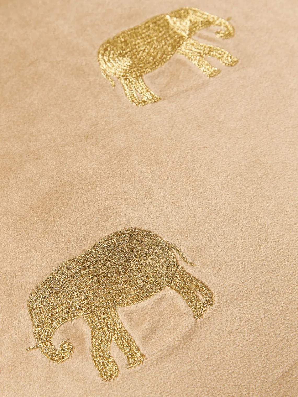 Cojines Decorativos|Mantas>Westwing Collection Funda de cojín bordada de terciopelo Elefco Beige, dorado