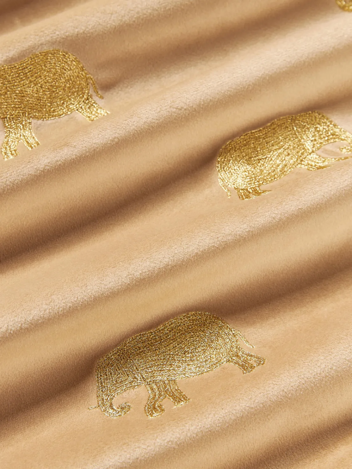 Cojines Decorativos|Mantas>Westwing Collection Funda de cojín bordada de terciopelo Elefco Beige, dorado