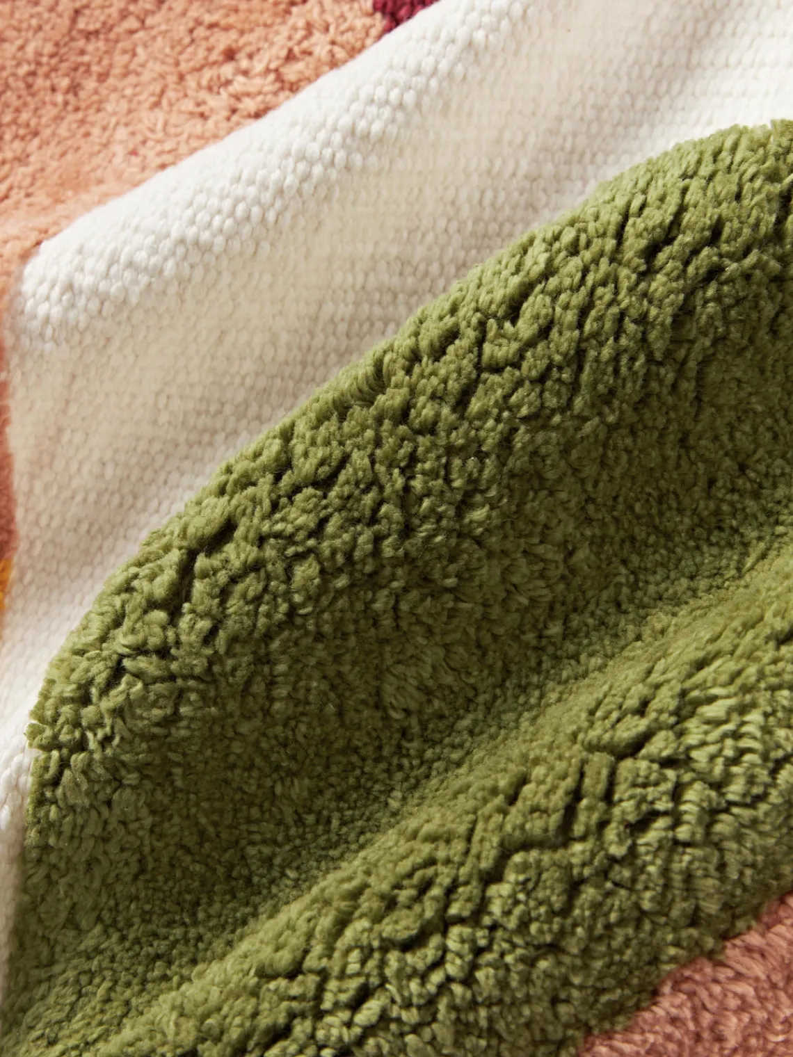 Cojines Decorativos|Mantas>Westwing Collection Funda de cojín capitoné con mechones decorativos Malu Verde, amarillo sol, tonos rojos, blanco crema