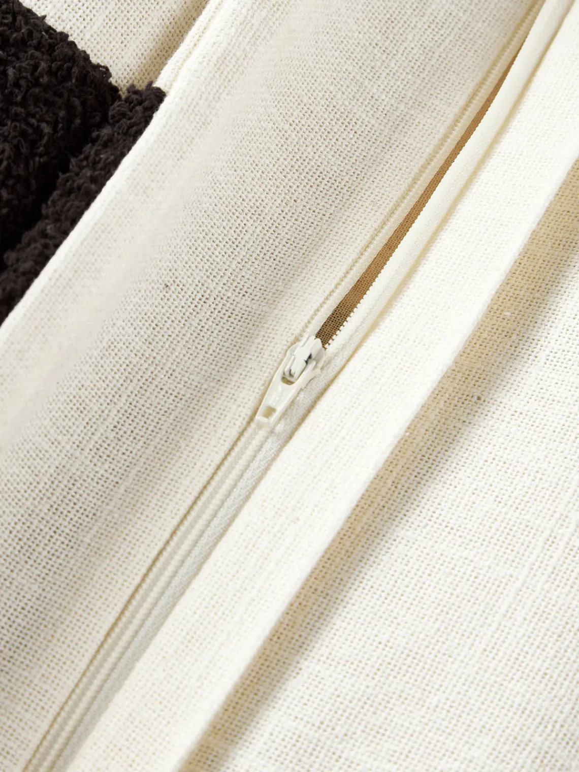 Cojines Decorativos|Mantas>Westwing Collection Funda de cojín con tejido a cuadros Scout Off White, negro