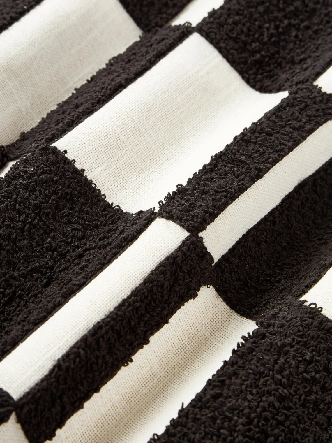 Cojines Decorativos|Mantas>Westwing Collection Funda de cojín con tejido a cuadros Scout Off White, negro