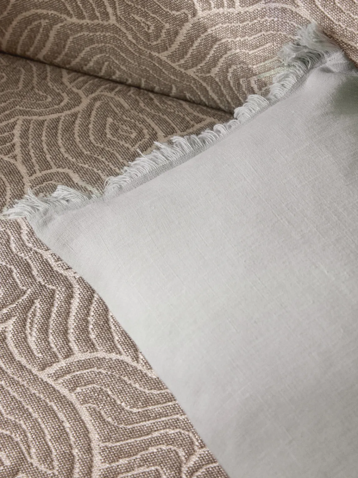 Cojines Decorativos|Cojines Decorativos>Westwing Collection Funda de cojín de lino con flecos Luana Gris claro