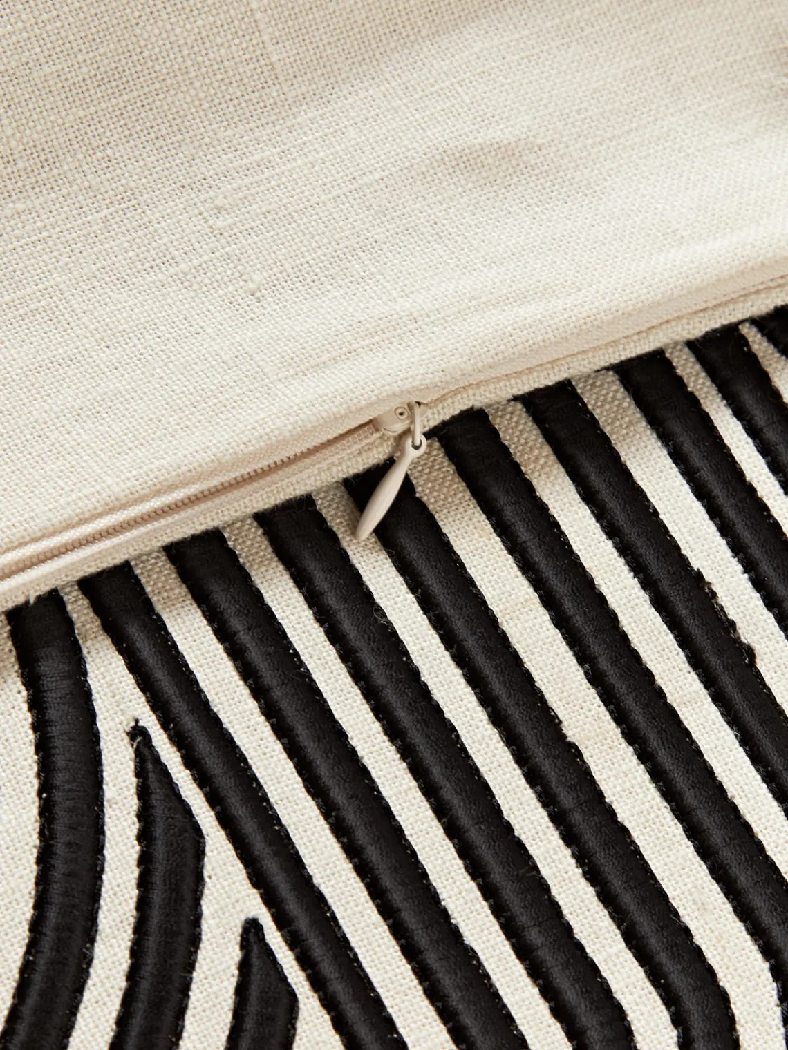 Mantas|Cojines Decorativos>Westwing Collection Funda de cojín de lino con estampado gráfico Lexi Negro, blanco Off White