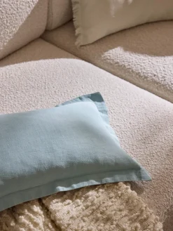 Cojines Decorativos|Mantas></noscript>Westwing Collection Funda de cojín de lino con dobladillo elevado Taryn Azul claro