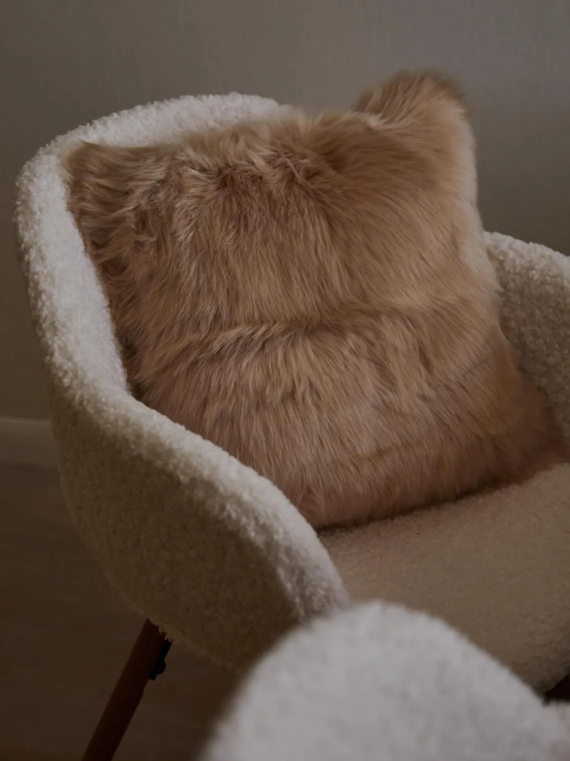 Funda de cojín de piel sintética Mathilde Mantas|Cojines Decorativos