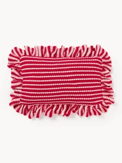 Cojines Decorativos|Mantas>Westwing Collection Funda de cojín de punto a rayas con volantes Blaise Rojo, rosa claro