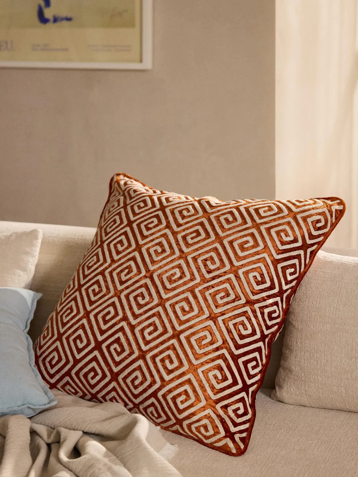 Cojines Decorativos|Cojines Decorativos>Westwing Collection Funda de cojín de terciopelo con bordado de chenilla Solenne Terracota, beige claro