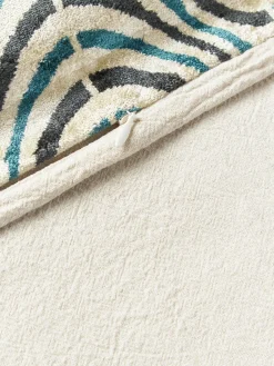 Cojines Decorativos|Mantas></noscript>Westwing Collection Funda de cojín de viscosa estampada en tejido jacquard Hayden Azul petróleo con rayas finas