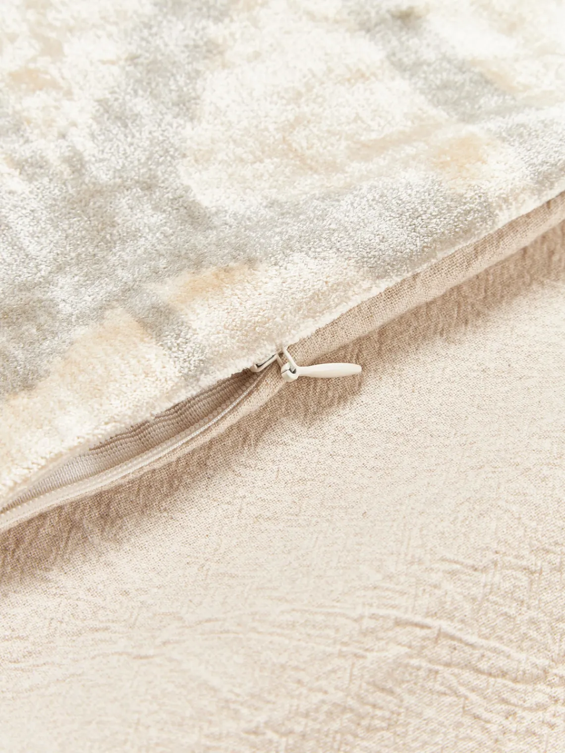 Cojines Decorativos|Cojines Decorativos>Westwing Collection Funda de cojín de viscosa con tejido jacquard Drew Gris claro con motivo de rombos