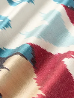 Cojines Decorativos|Mantas></noscript>Les Ottomans Funda de cojín decorativo de seda con estampado abstracto Silky Rojo, tonos azules, blanco