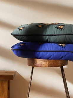 Cojines Decorativos|Mantas>Les Ottomans Funda de cojín decorativo de algodón artesanal Velvety Azul real, beige