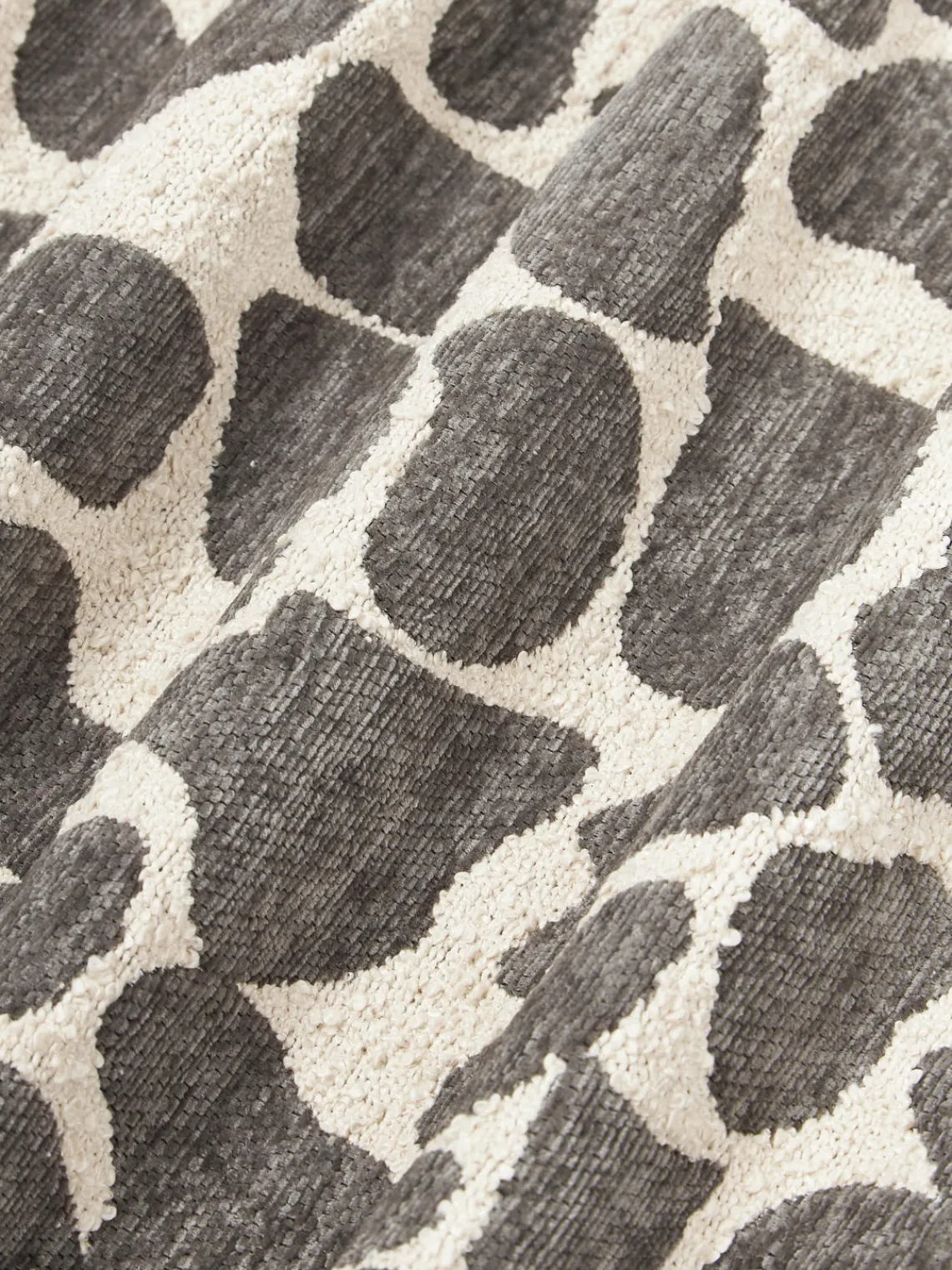 Cojines Decorativos|Mantas>Westwing Collection Funda de cojín en tejido bouclé y chenilla Nenda Taupe, blanco Off White