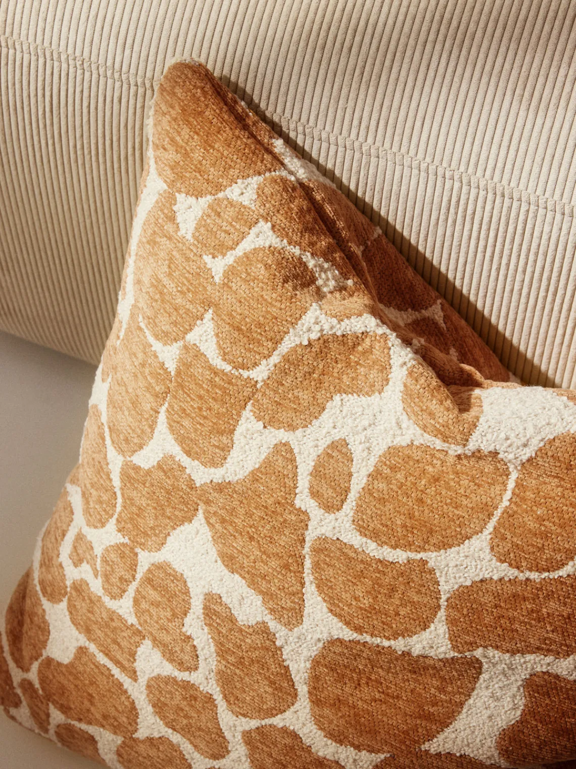 Cojines Decorativos|Mantas>Westwing Collection Funda de cojín en tejido bouclé y chenilla Nenda Naranja, blanco Off White