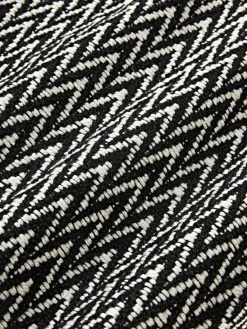 Cojines De Exterior|Cojines Decorativos></noscript>Westwing Collection Funda de cojín para exterior con tejido artesanal y flecos Suria Negro, Off White