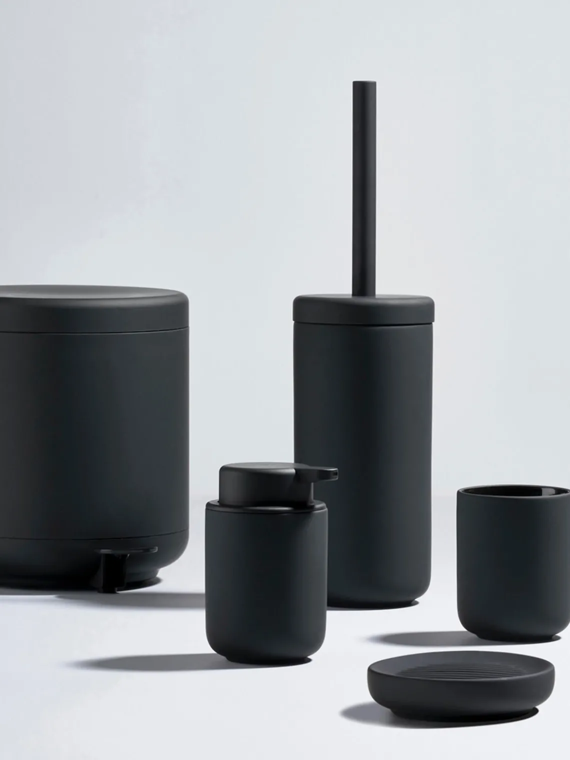 Jabonera con superficie suave al tacto Ume Dispensador De Jabón Y Jaboneras|Jarrones