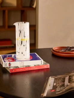 Jarra artesanal con estampado a lunares Oakley, 1.1 L Jarras De Agua|Vajillas Completas