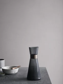 Jarra de vidrio ahumado soplado artesanalmente Grand Cru, 1 L Jarras De Agua|Vajillas Completas