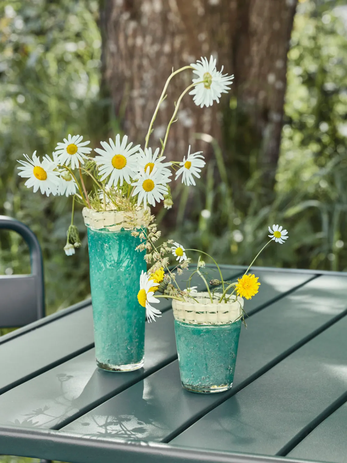 Jarrones|Jarrones>House Doctor Jarrón artesanal Kupla, 19 cm Azul petróleo, blanco crema