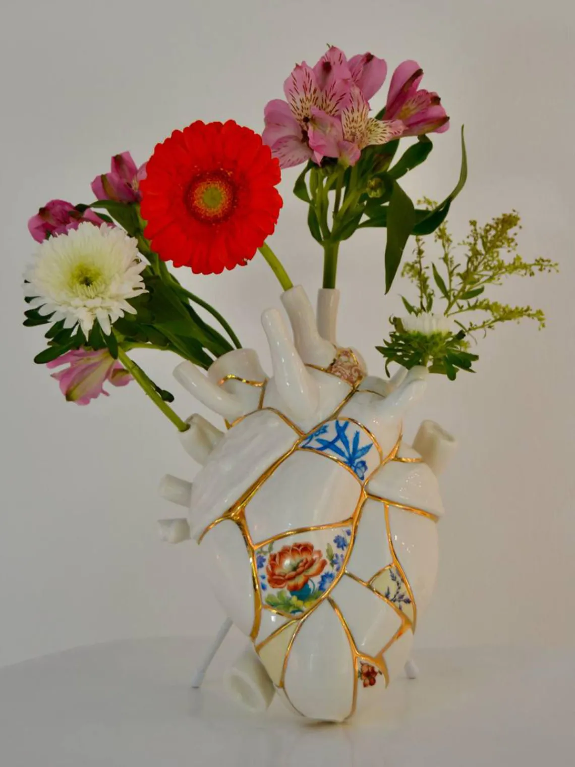 Jarrones|Jarrones>SELETTI Jarrón de porcelana con decoración dorada Love in Bloom, 25 cm Blanco brillante, multicolor