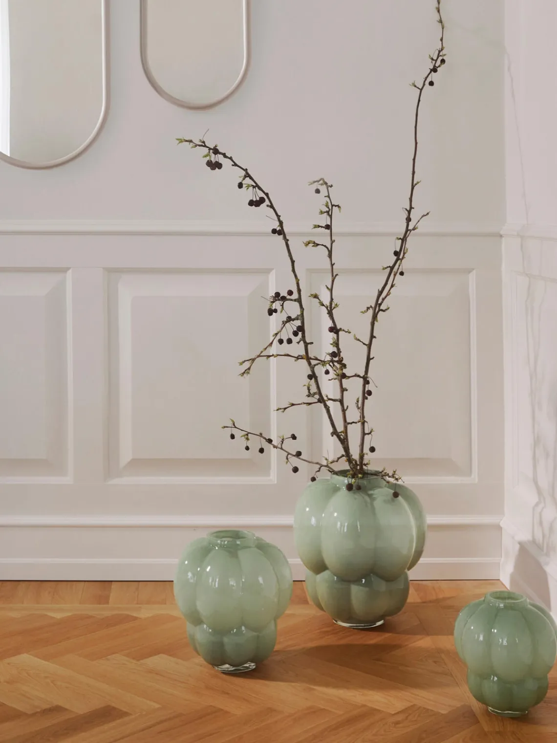 Jarrones|Jarrones>AYTM Jarrón de vidrio soplado Uva, 35 cm Verde salvia brillante