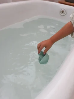 Juguetes Para Bebés|Juguetes Para Bebés></noscript>Oli & Carol Juguete de baño artesanal Origami Boat Verde menta