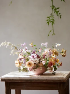 Libros Decorativos|Jarrones></noscript> Libro ilustrado The Artistry of Flowers