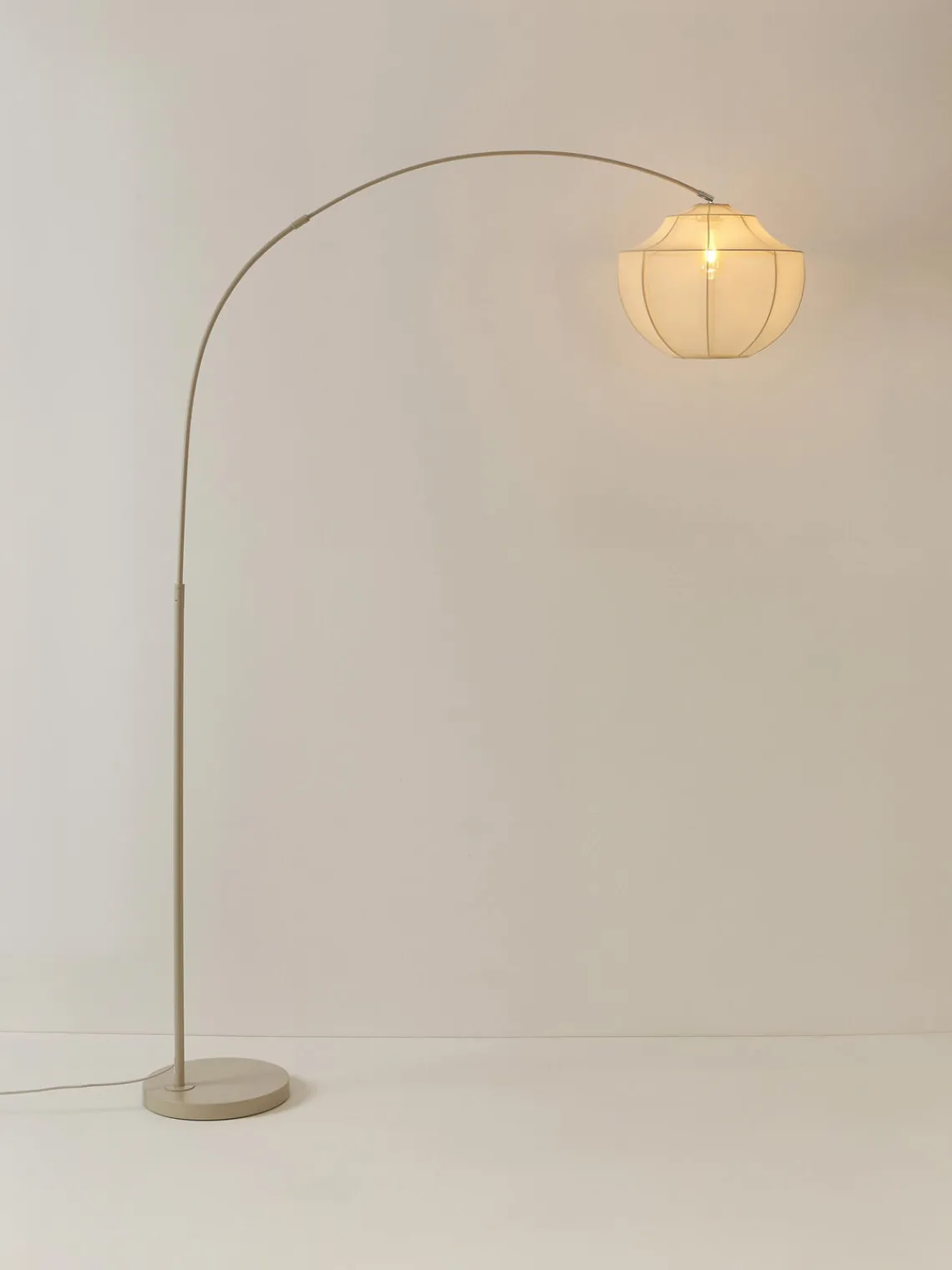 Lámparas De Pie|Lámparas De Techo>Westwing Collection Lámpara arco de tejido malla Beau