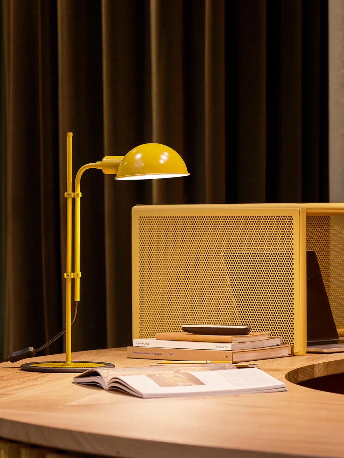 Lámparas De Escritorio|Lámparas De Mesa>Marset Lámpara de escritorio grande con pantalla ajustable Funiculí Amarillo mostaza brillante