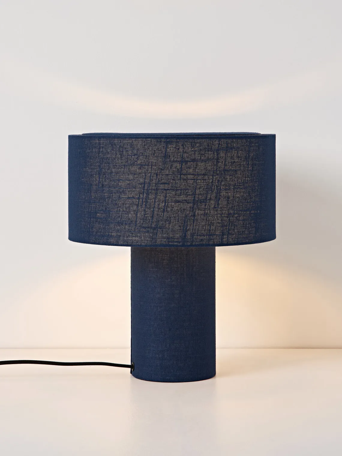 Lámparas De Mesa|Lámparas De Techo>Westwing Collection Lámpara de mesa de lino Ron Lino azul oscuro