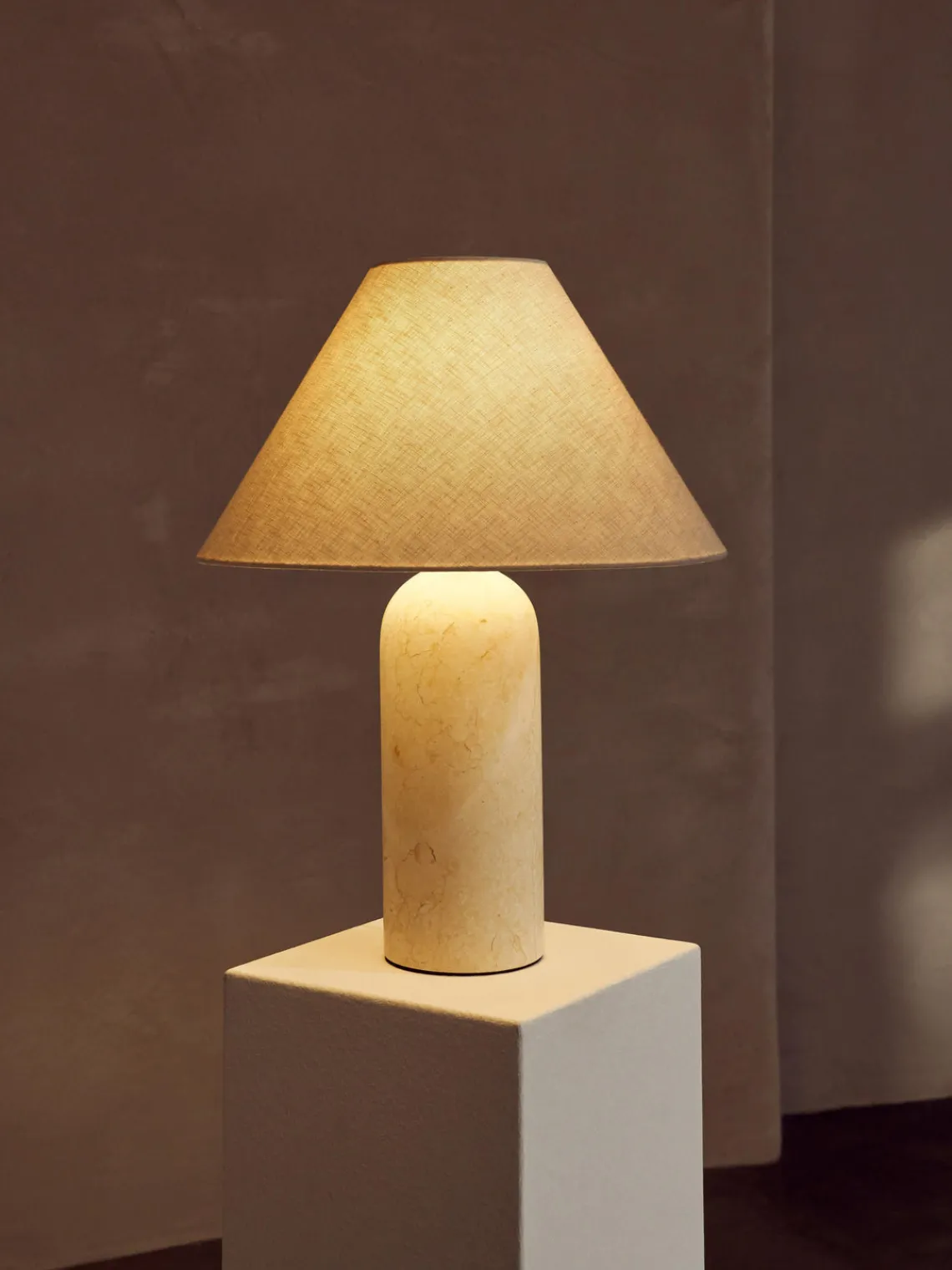 Discount Lámpara de mesa grande de mármol Gia Lámparas De Mesa|Lámparas De Techo