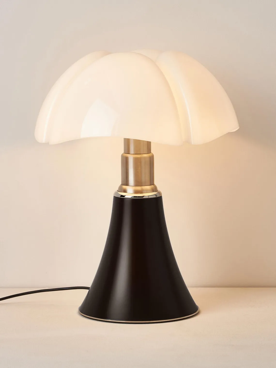 Lámparas De Mesa|Lámparas De Techo>Martinelli Luce Lámpara de mesa grande LED regulable Pipistrello, altura ajustable Marrón oscuro mate