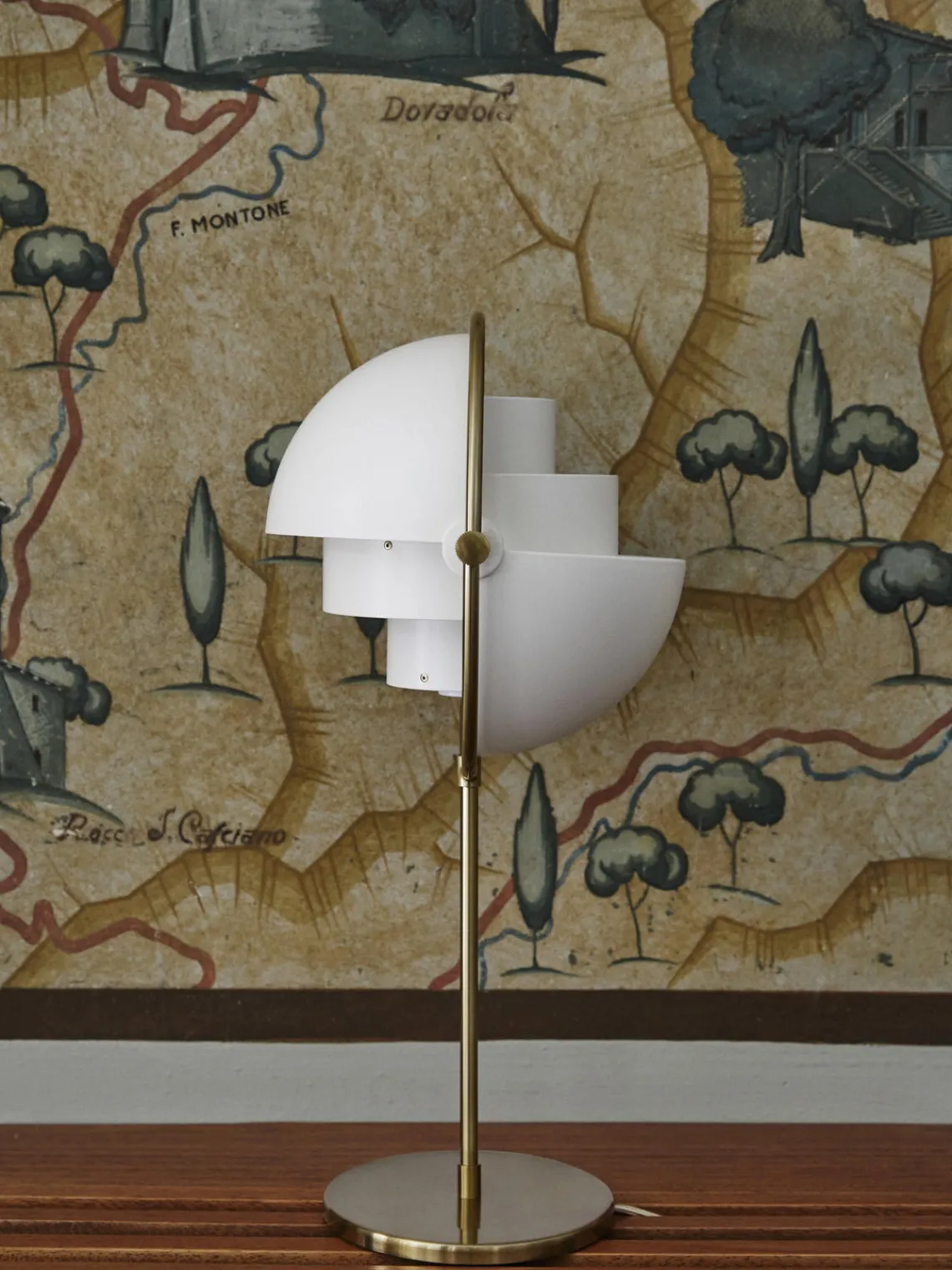 Lámparas De Mesa|Lámparas De Techo>GUBI Lámpara de mesa grande regulable Multi-Lite Blanco mate, dorado mate