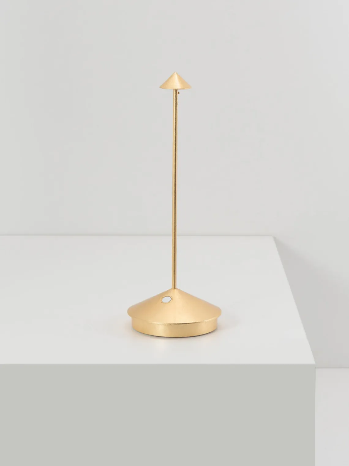 Lámparas De Mesa De Exterior|Lámparas De Mesa De Exterior>Zafferano Lámpara de mesa LED móvil pequeña Pina, regulable Dorado