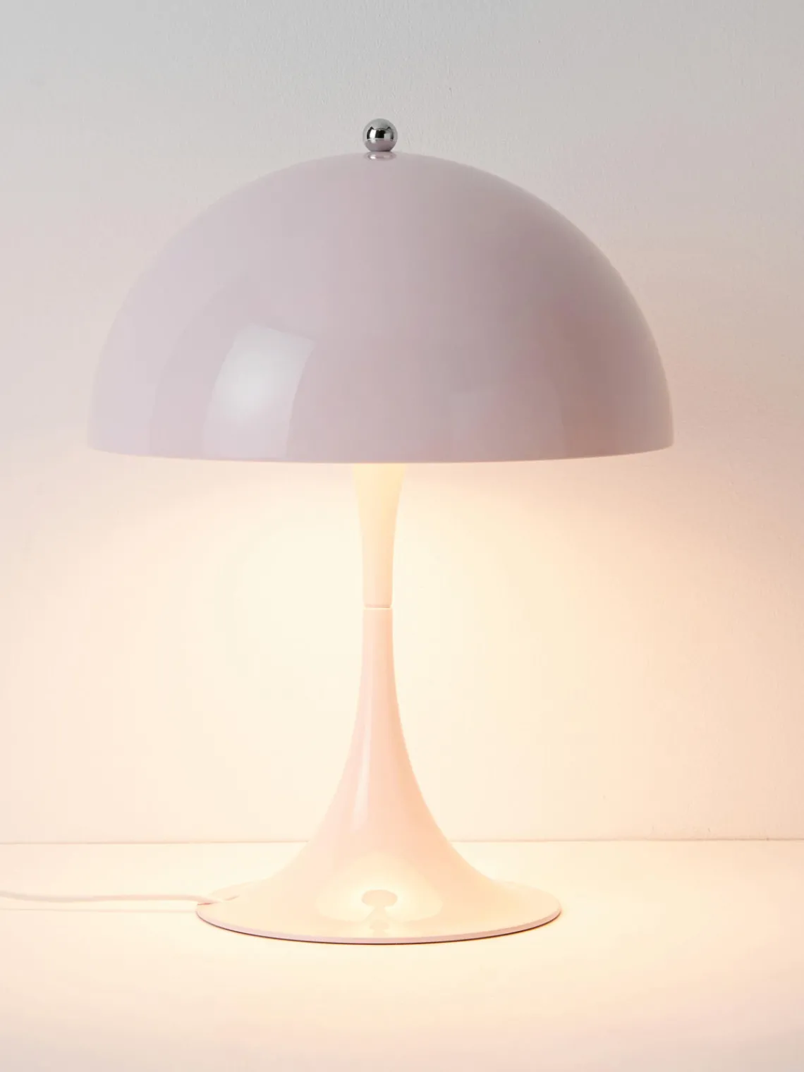 Outlet Lámpara de mesa LED Panthella, de diseño Verner Panton Lámparas De Mesa|Lámparas De Techo