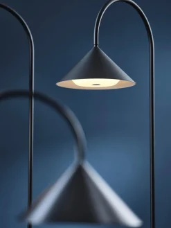 Lámpara de mesa LED para exterior regulable Grasp, pórtatil Lámparas De Mesa De Exterior|Lámparas De Mesa